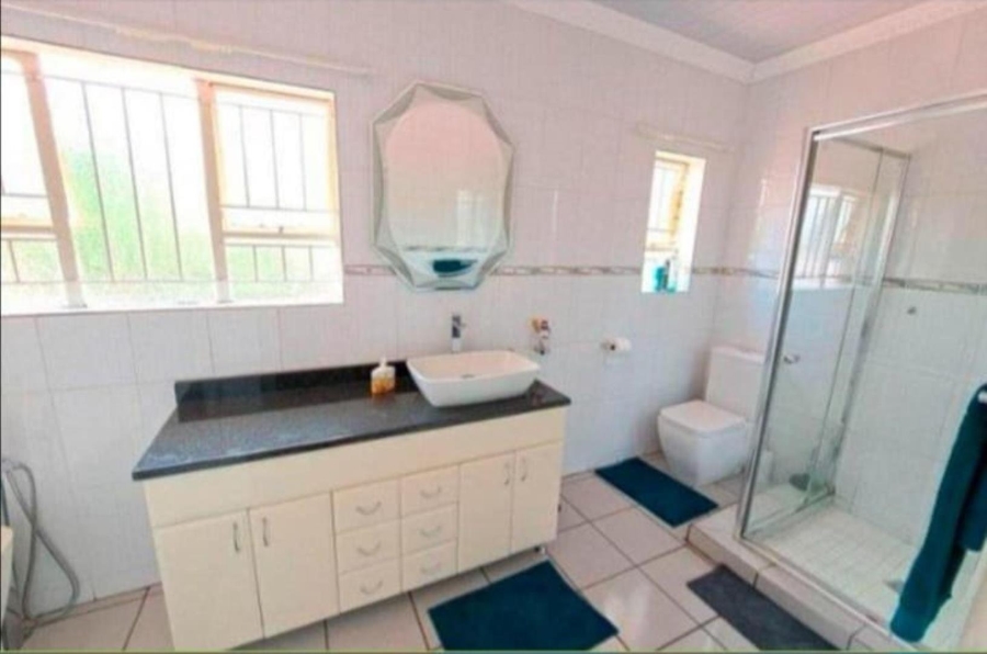 5 Bedroom Property for Sale in Mmabatho Unit 6 North West
